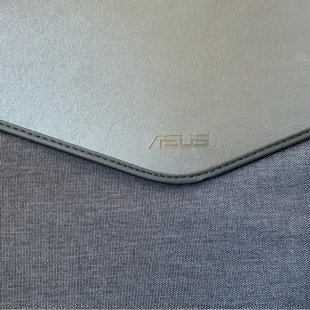 ASUS Black Laptop Sleeve for Men - Picture 5 of 7